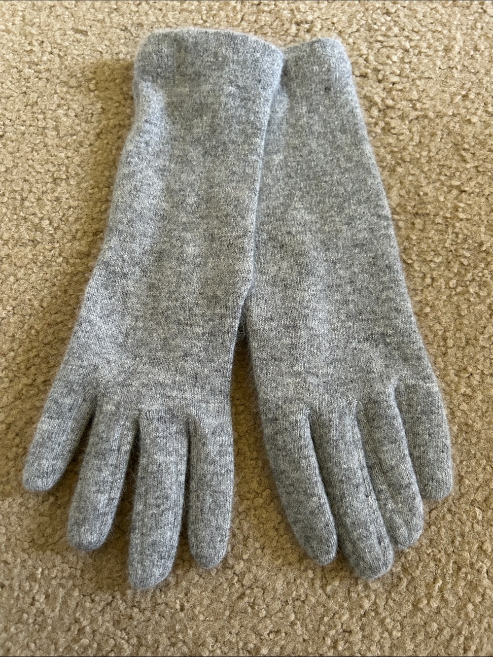 Banana Republic Women's Light Gray Wool/Angora Knit Gloves
